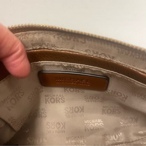 Michael Kors Jet Set Wristlet - Picture 5 of 6